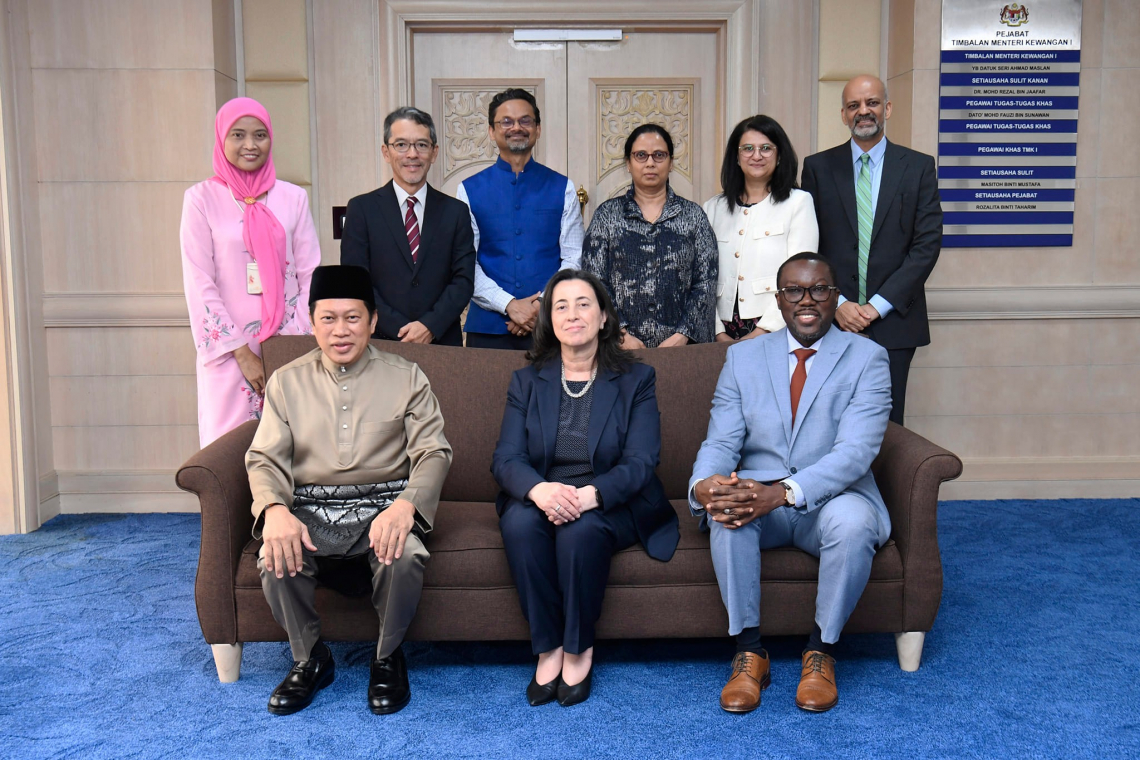 Sesi Kunjungan Hormat Ke Kementerian Kewangan